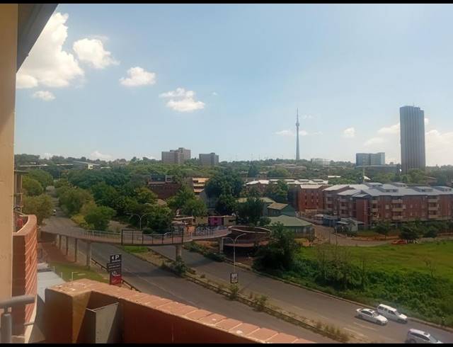 3 BEDROOM APARTMENT FOR SALE IN BRAAMFONTEIN WERF